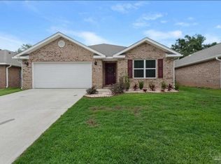 7424 Oak Lake Blvd, Pensacola, FL 32526