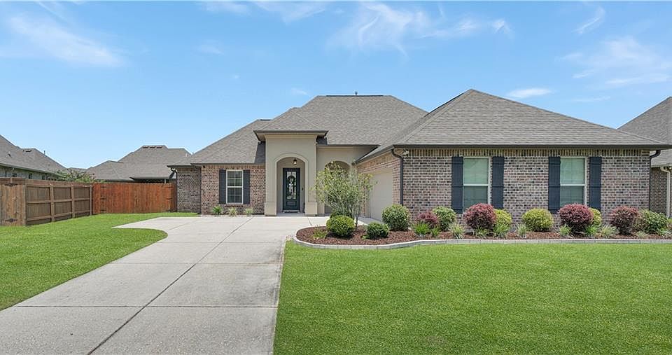 1st image of 20317 Thornwood Dr