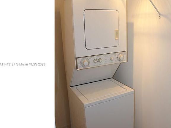 2nd image of 1 Glen Royal Pkwy APT 1401
