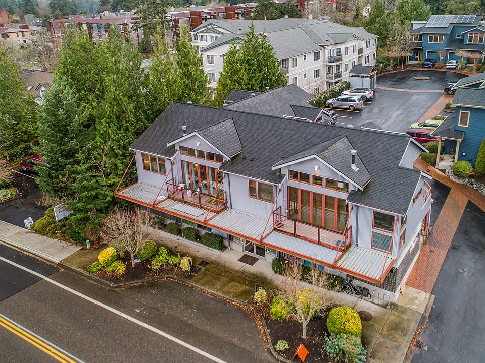 Wonderful, stylish, high quality construction built in 2008.