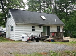 15 Whitewood Rd, Groton, MA 01450
