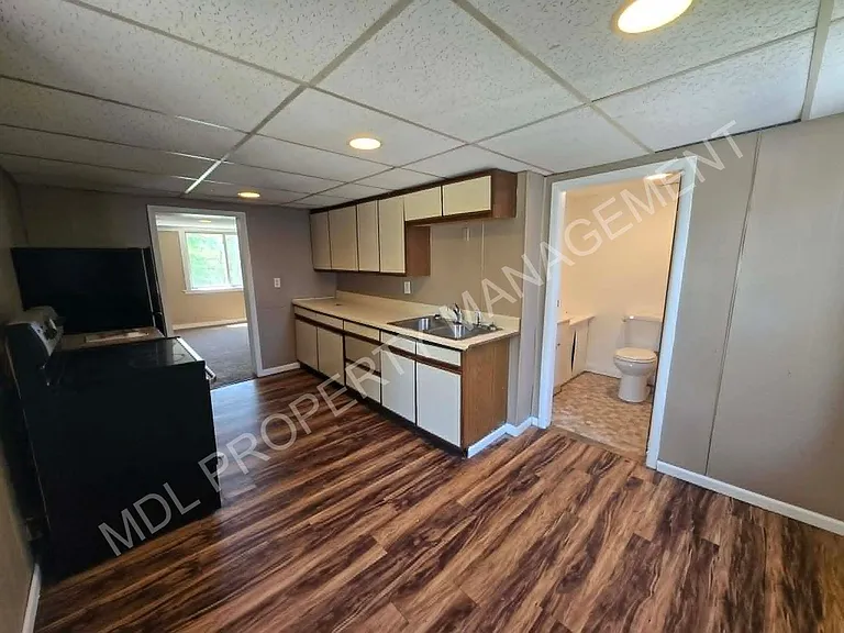 401 Litchfield — Photo 5