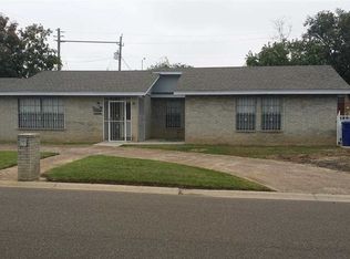 1415 Greenway Ln, Laredo, TX 78041