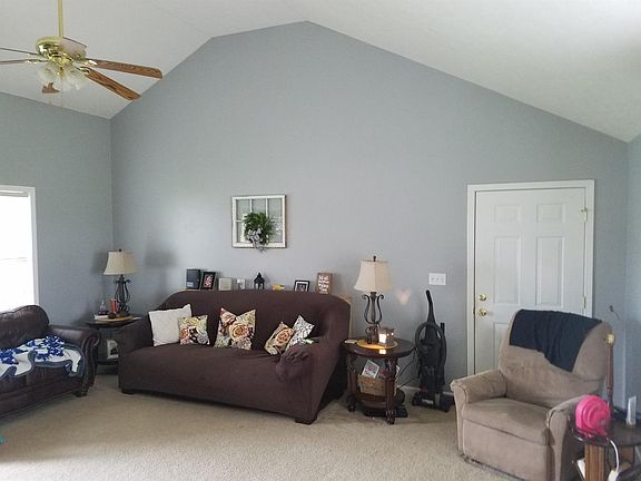 3rd image of 333 Sierra Cir