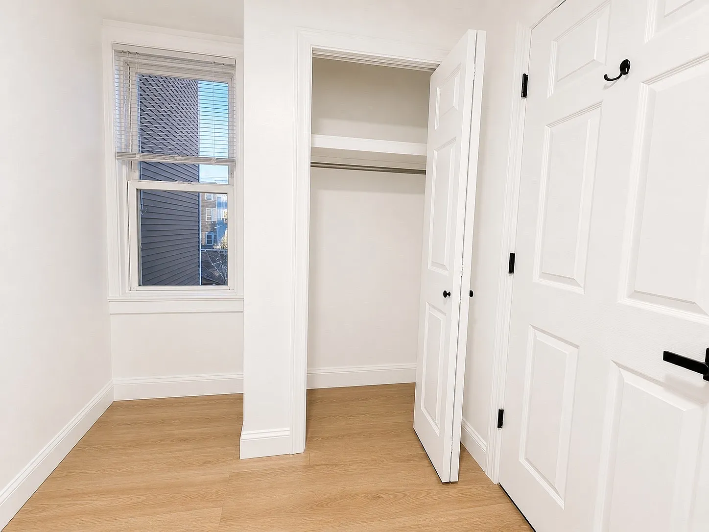 4 bed, $2,600 — Photo 4