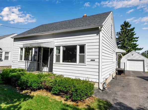 5406 Mayle Ct, Niagara Falls, NY 14305