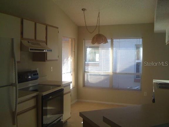 3rd image of 8826 Parliament Ct