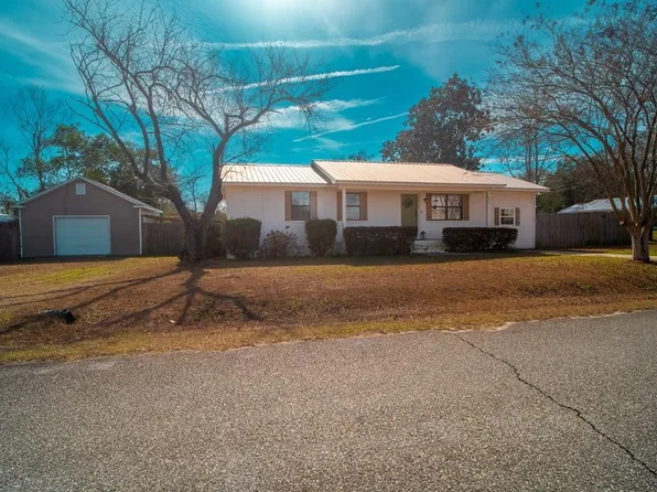 500 E Grace St, Hahira, GA 31632