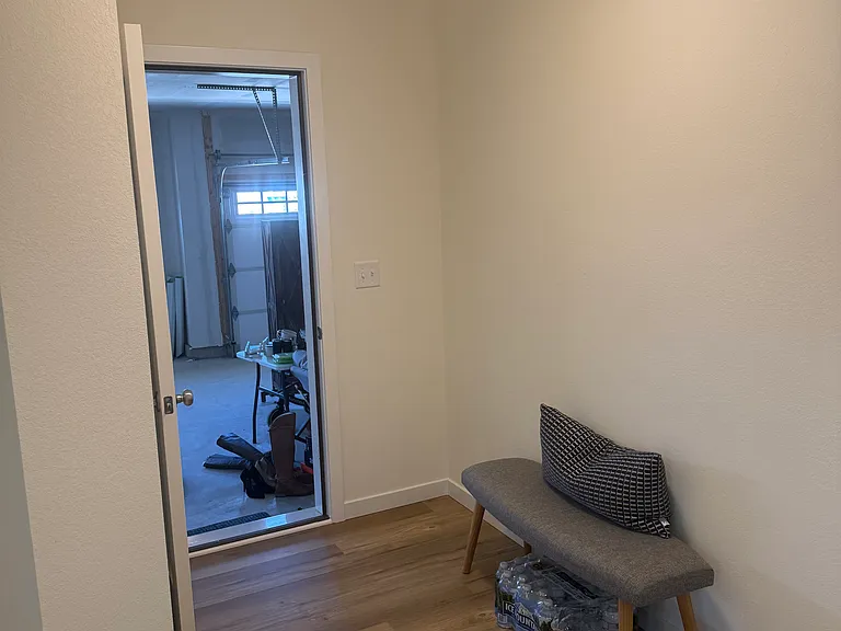 666 E Bluff Cir — Photo 15