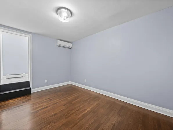 211 New York Avenue image 16 of 37