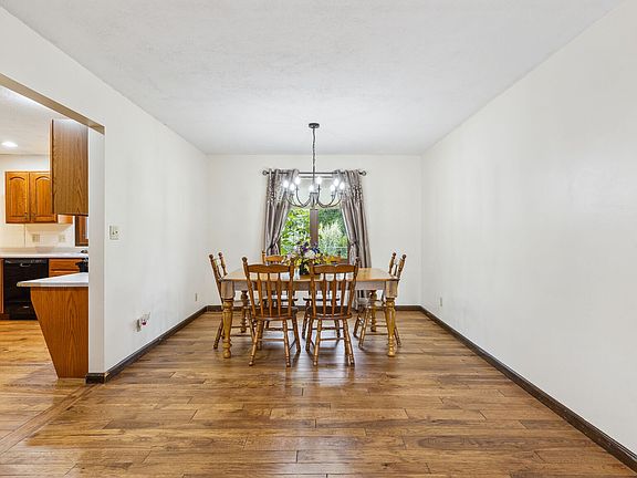 5th image of 1704 Beech Dr N