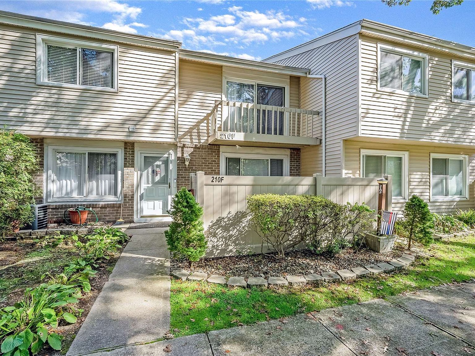 210 Springmeadow Drive UNIT F, Holbrook, NY 11741 | Zillow