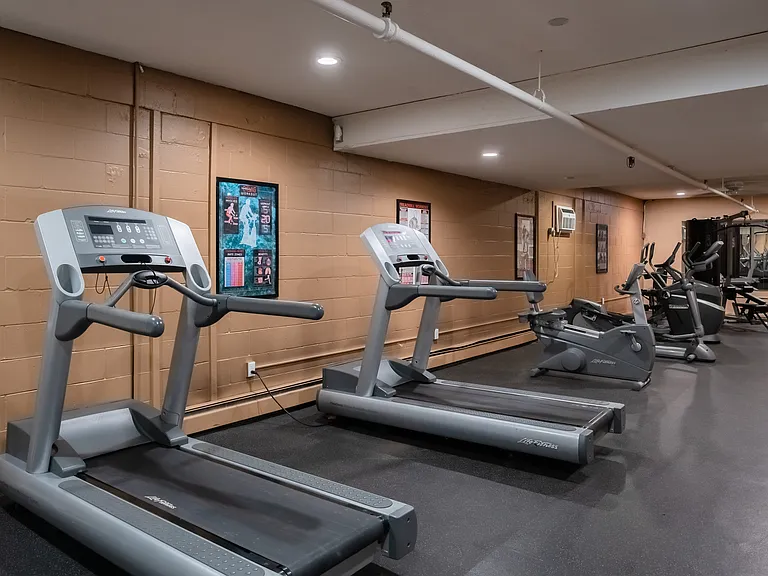 Roseville, MN Rosedale Estates Apartments | Fitness Center