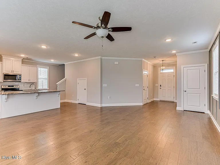 3153 Wayne Dr — Photo 16