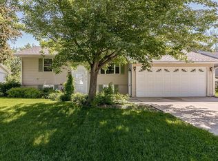 6516 Laurel Ln NE, Cedar Rapids, IA 52402