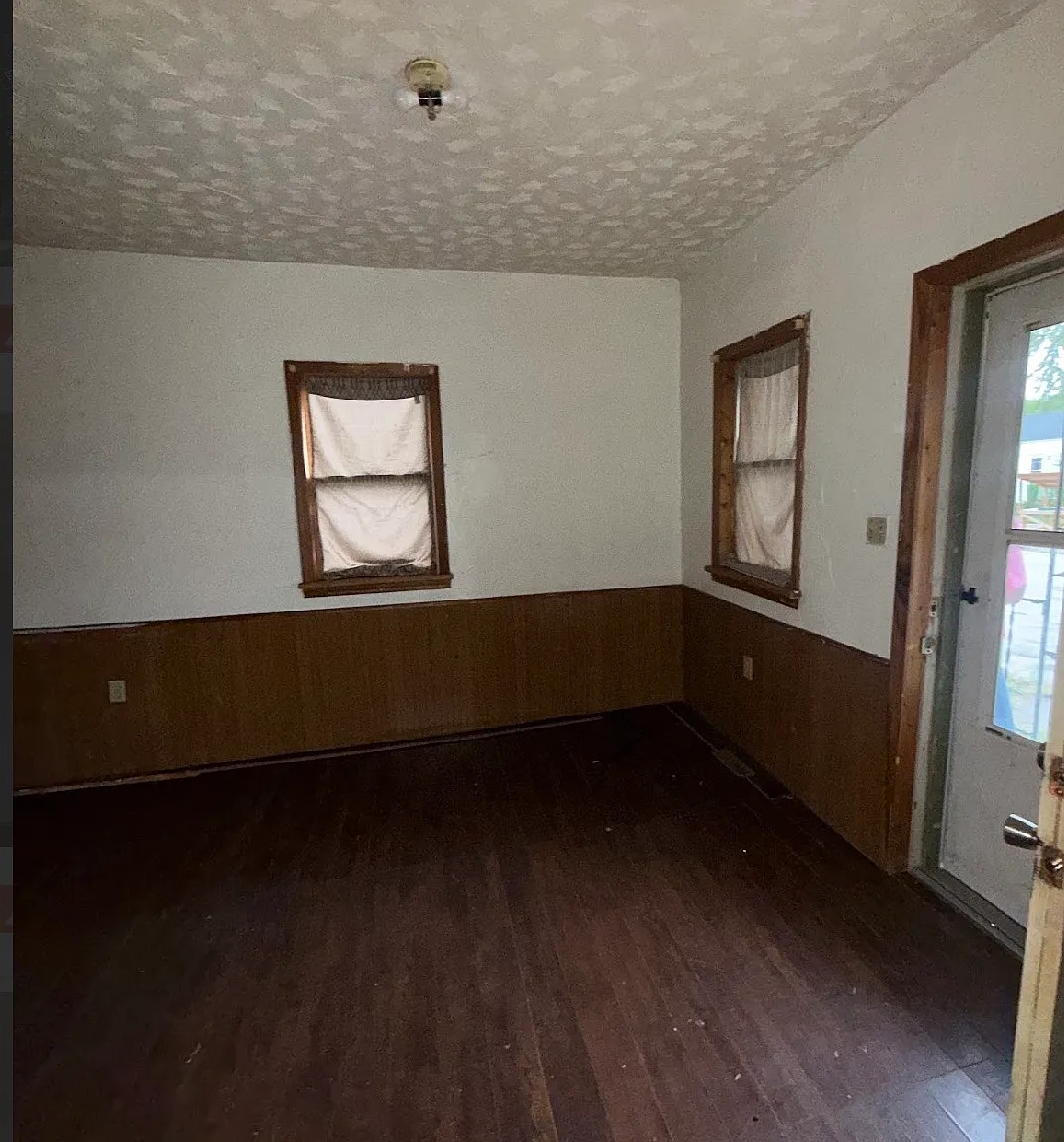 3 bed, 1326 sqft, $1,070 — Photo 3