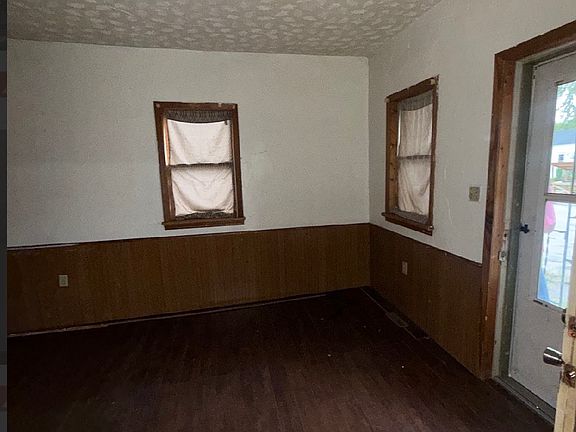 3rd image of 1223 S Harrison St