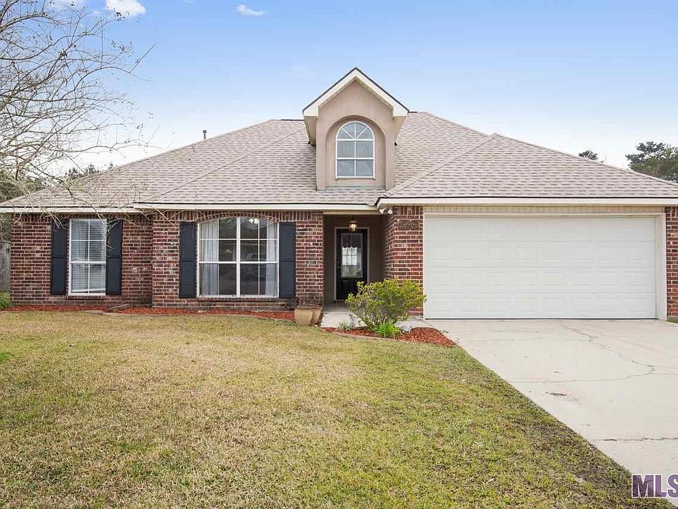 1st image of 26506 Greenwood Dr