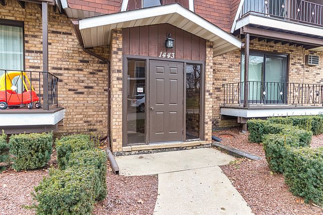 1st image of 1443 Carriage Ln