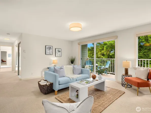 960 5th Avenue S #205, Edmonds, WA 98020