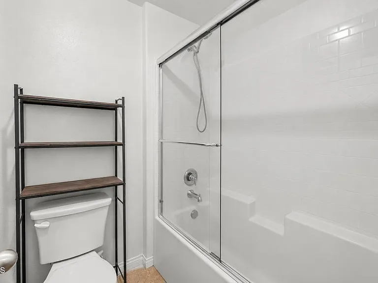197 Pelican Pointe Ct — Photo 26