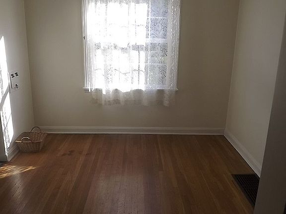 2nd image of 274 Parkside Dr