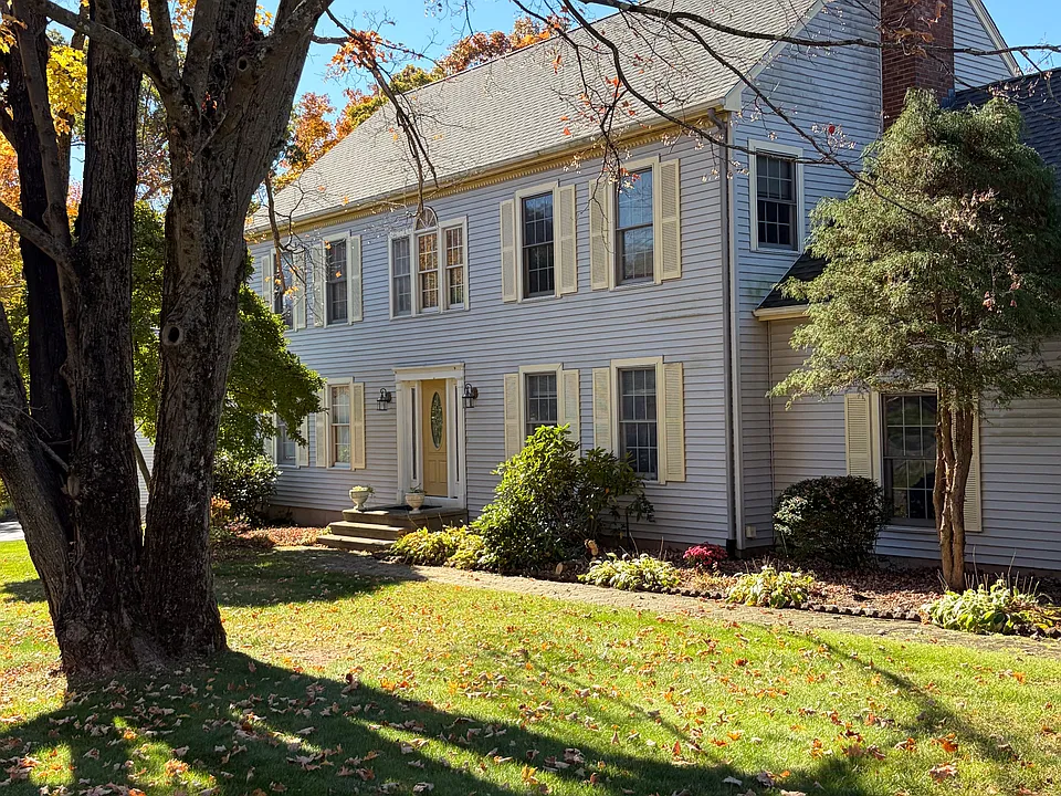 225 Oak Ave