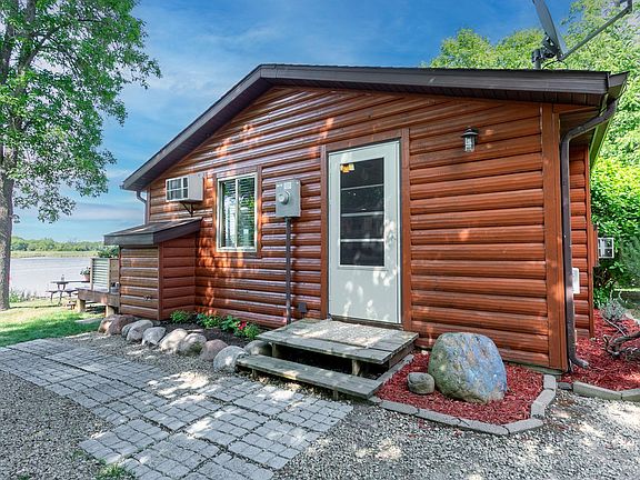 3rd image of 3849 Fanny Lake Rd NE