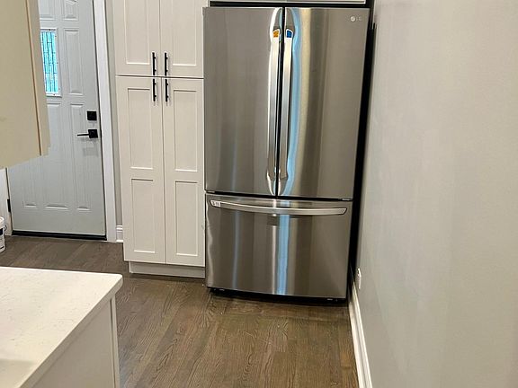 5th image of 2240 S Central Park Ave #1