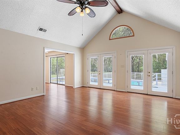 4th image of 1765 Grove Point Road