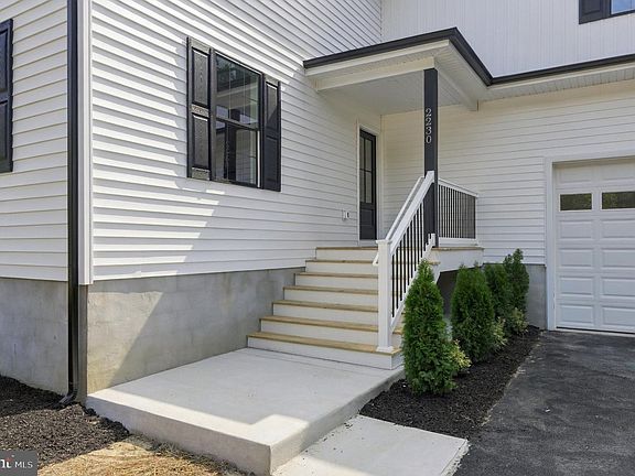 3rd image of 2230 Dayton Ave