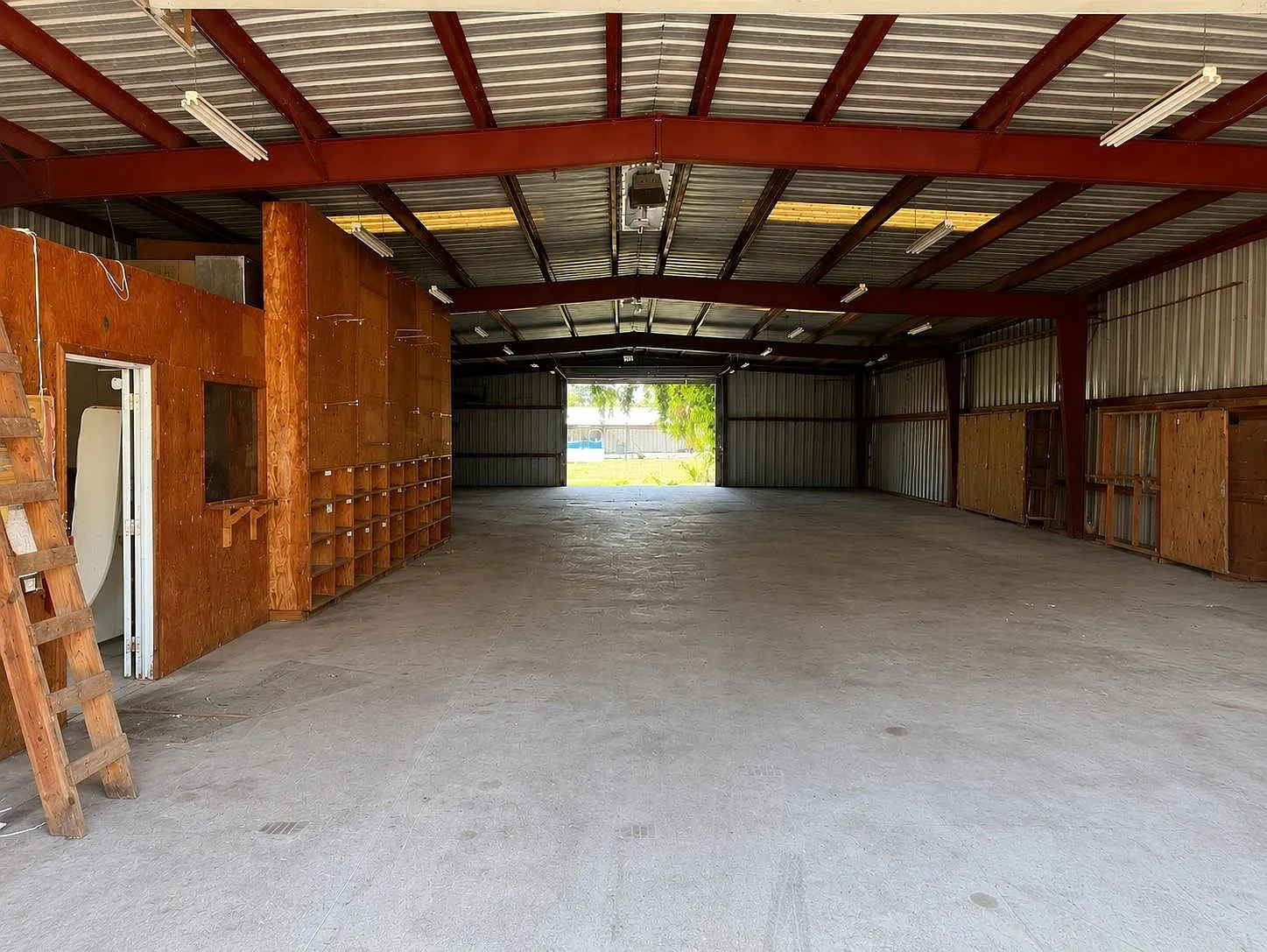 2 bed, 1.0 bath, 5000 sqft, $1,800 — Photo 3