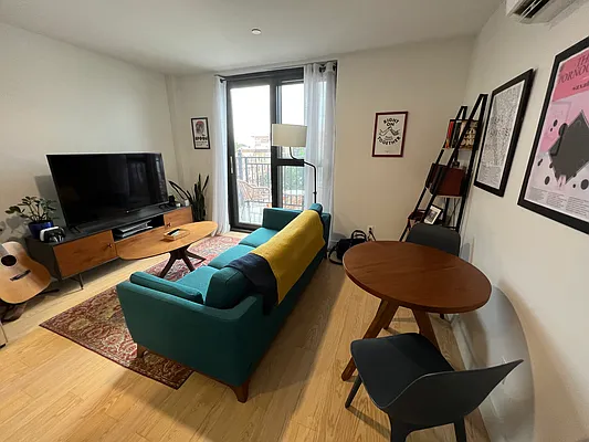 Rented by Oxford Property Group | media 29