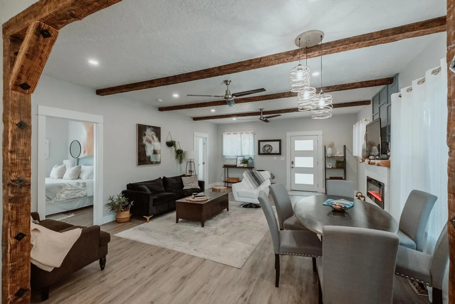 3 bed, 2.0 bath, 1194 sqft, $6,666 — Photo 1