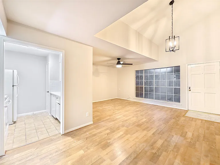 2507 Montrose Blvd #49 — Photo 3