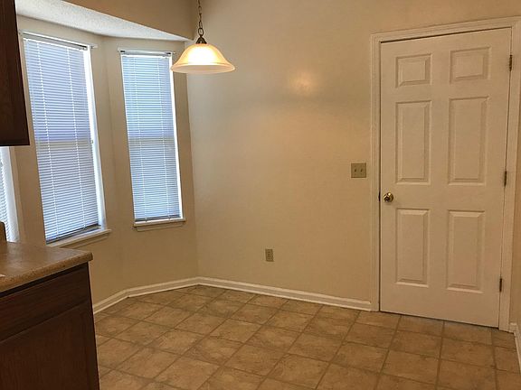 5th image of 109 Westport Dr