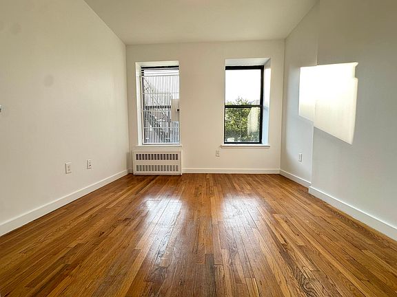 5th image of 1411 Amsterdam Ave #33B
