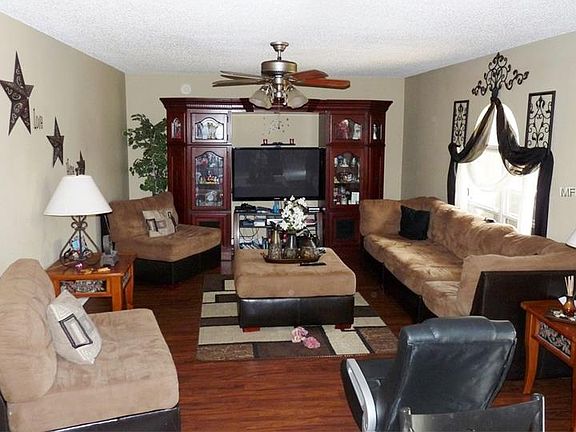 2nd image of 1557 Naples Cir