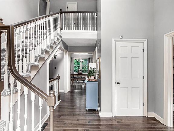 5th image of 11909 Avila Dr