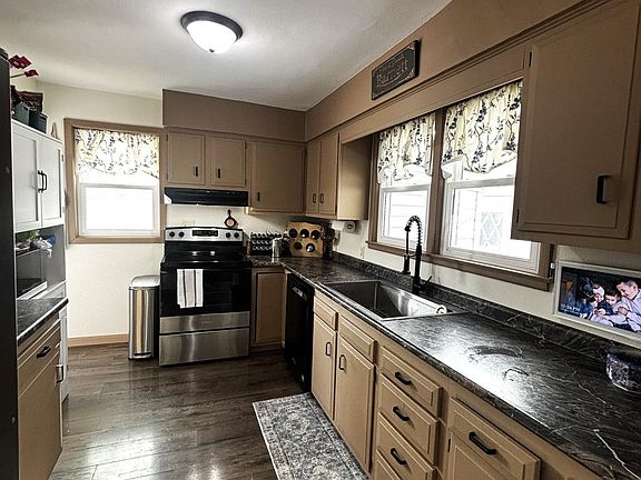 4th image of 604 7th Ave SW