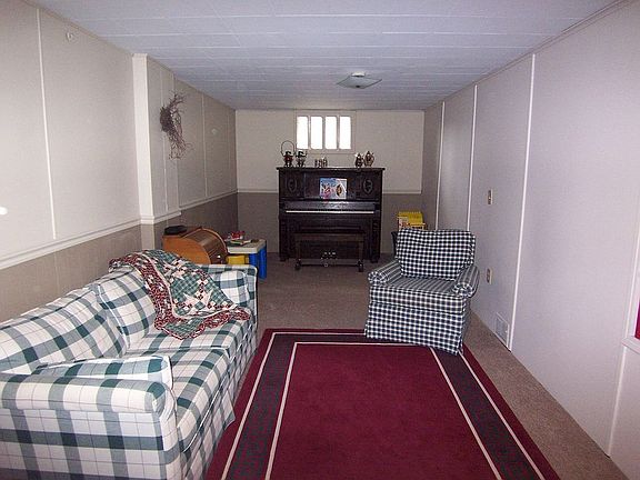 Finshed basement