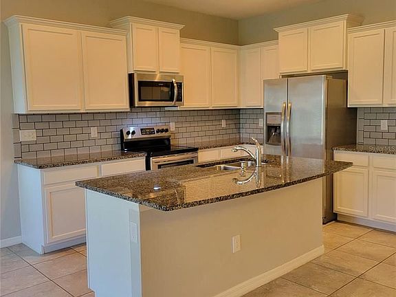 4th image of 2520 Midnight Pearl Dr