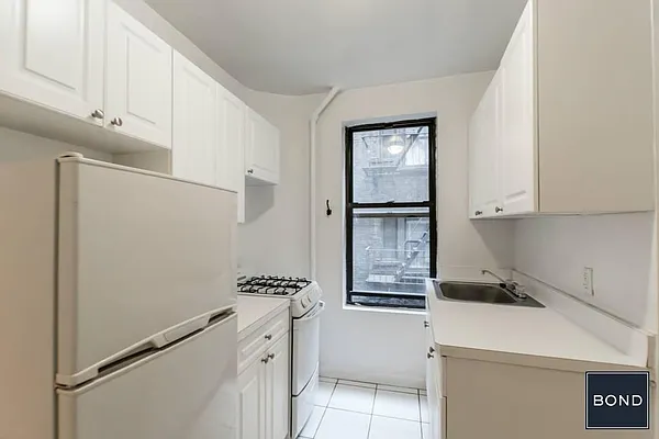 Rented by Bond New York | media 1