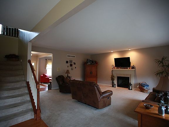 Living Room w/ Gas Fireplace