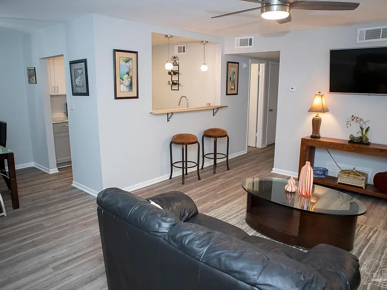 300 Bayou Blvd #106 — Photo 11