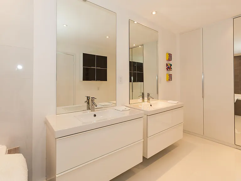 5161 Collins Ave #1718 — Photo 10