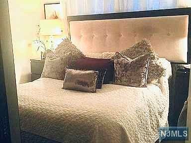 4th image of 412 Greenmount Ave #1