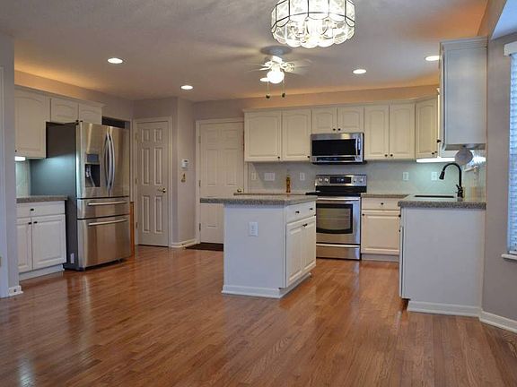 5th image of 1910 Sunridge Dr