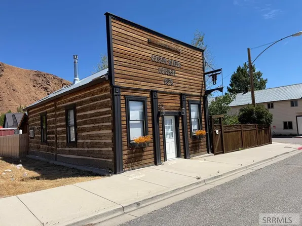 430 E Main Ave, Challis, ID 83226