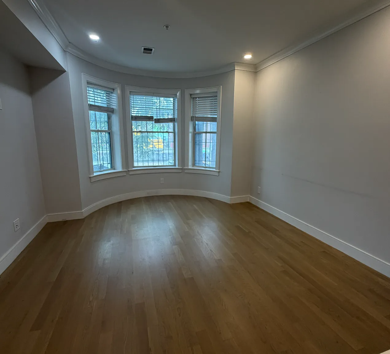 2 bed, $3,600 — Photo 4